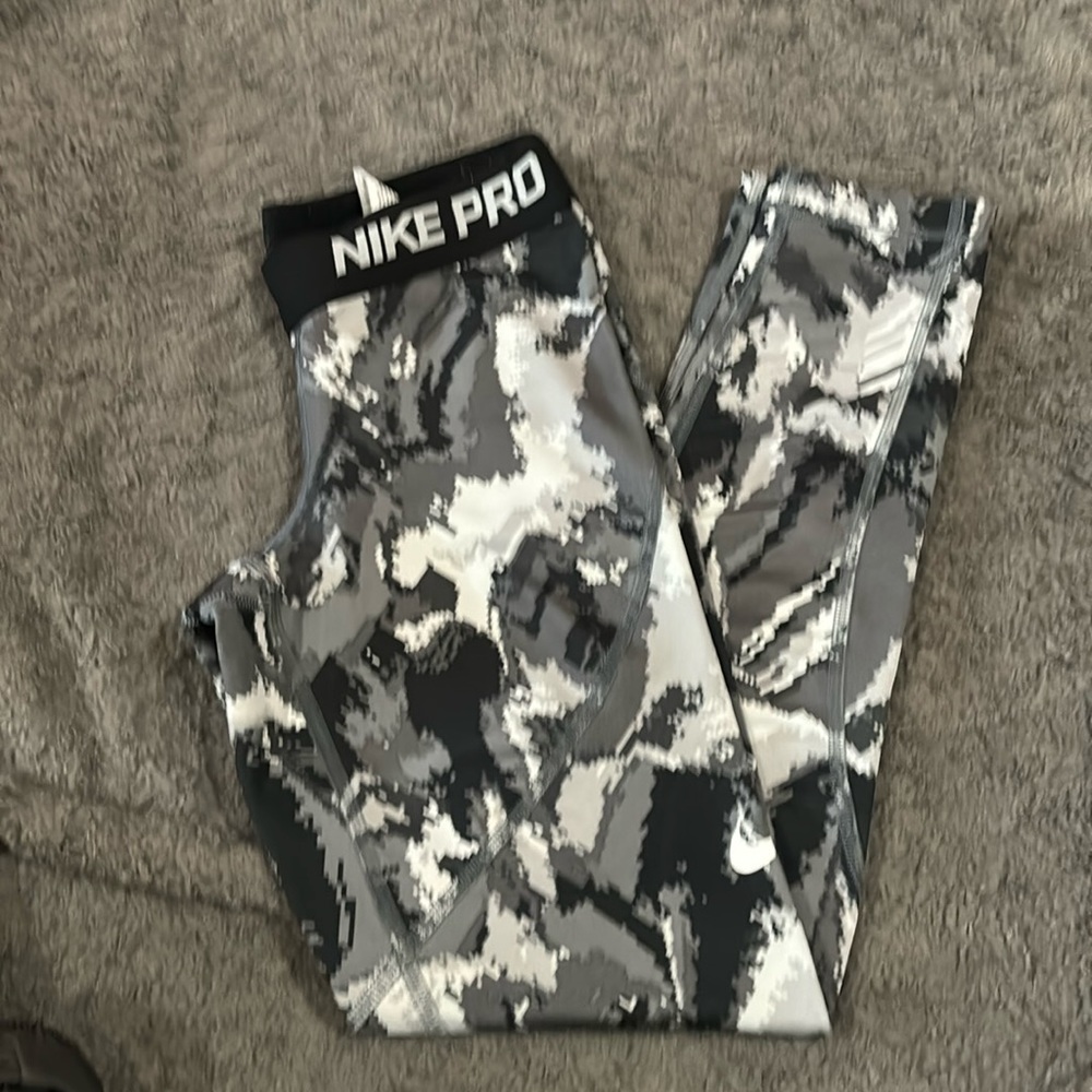 Girls Nike Pro Hyperwarm leggings